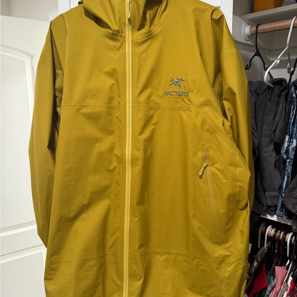Arc'teryx Men's Yellow Jacket